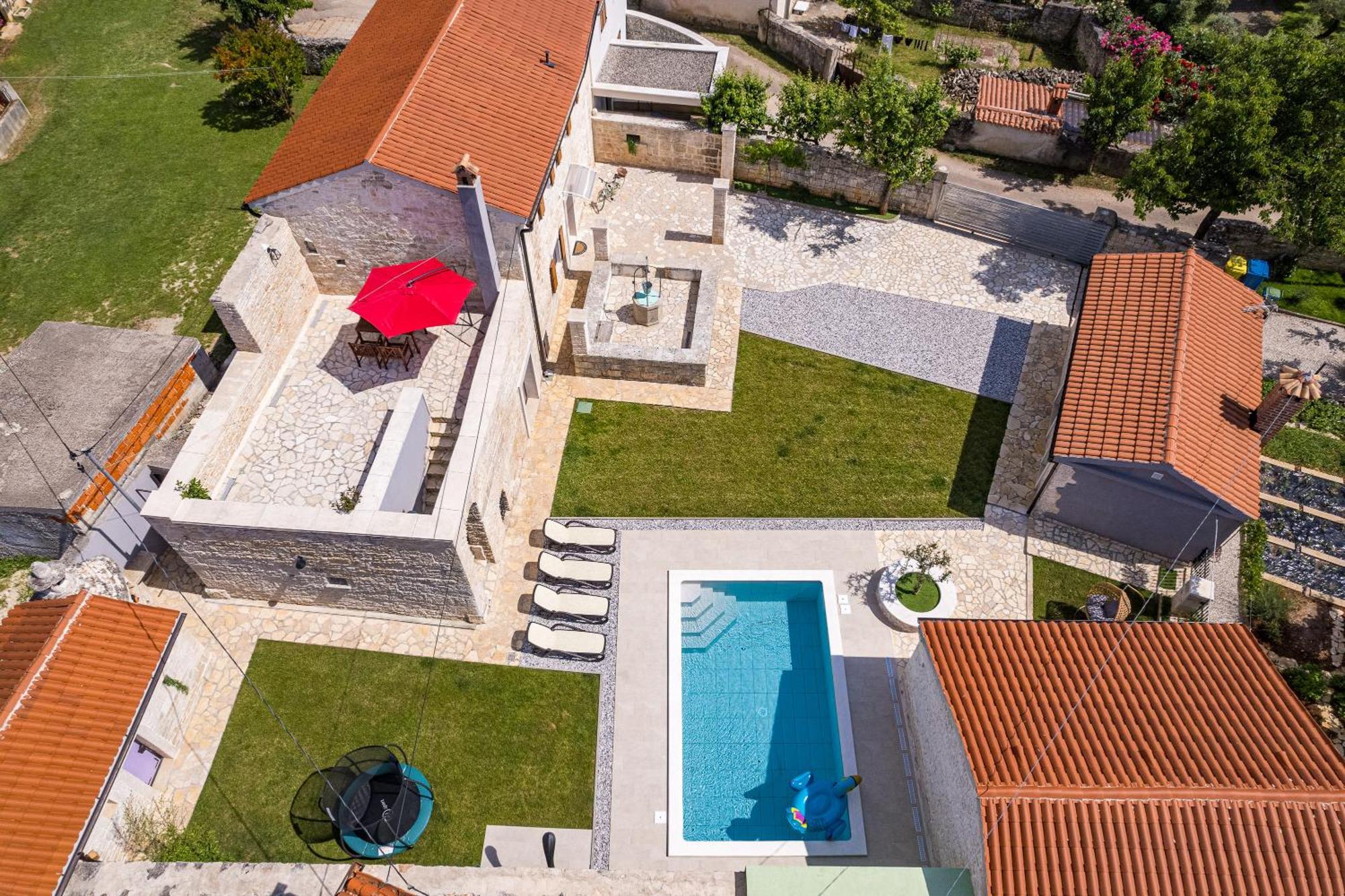 Villa Indigenous House Komez
