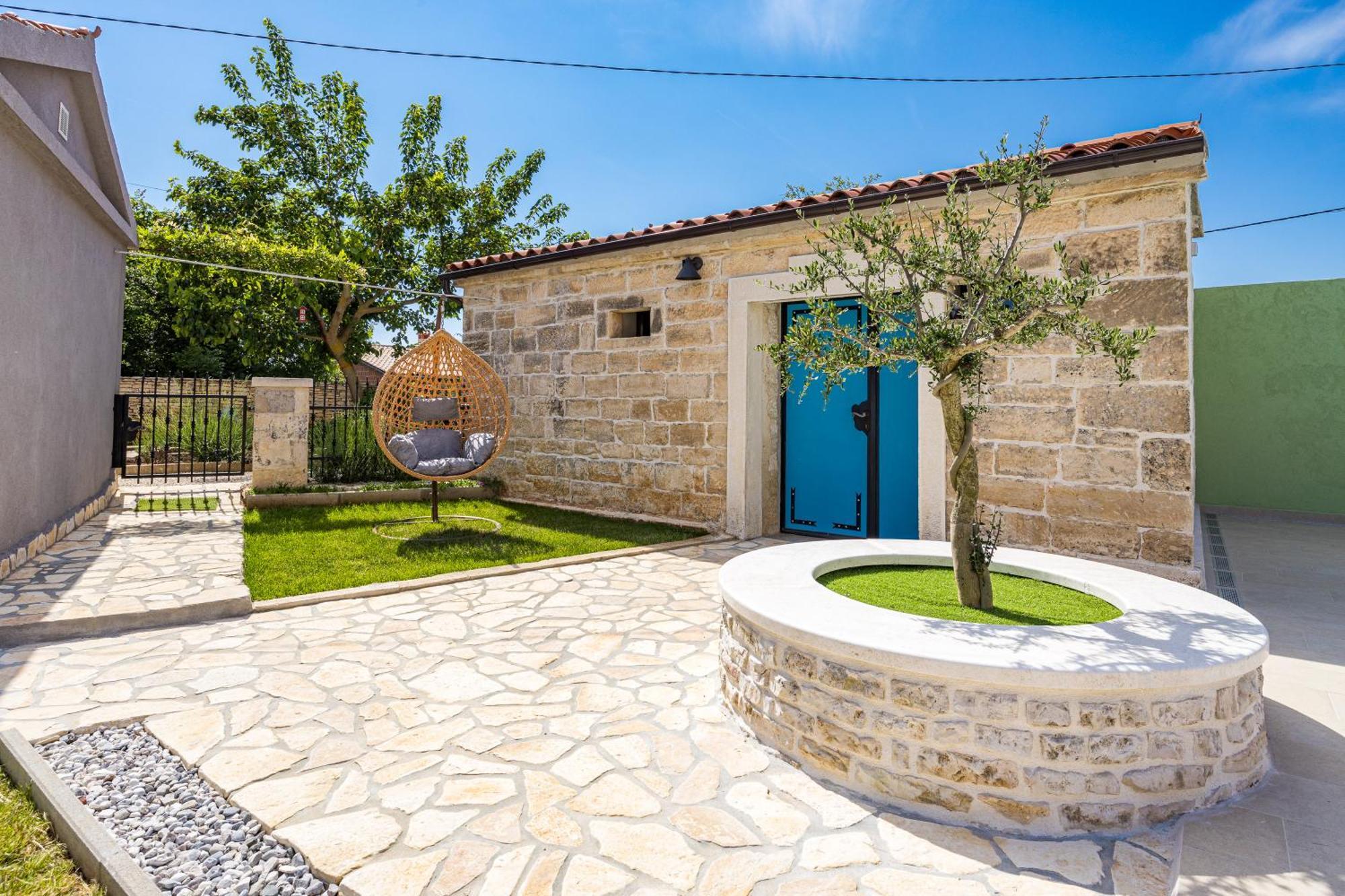 Villa Indigenous House Komez