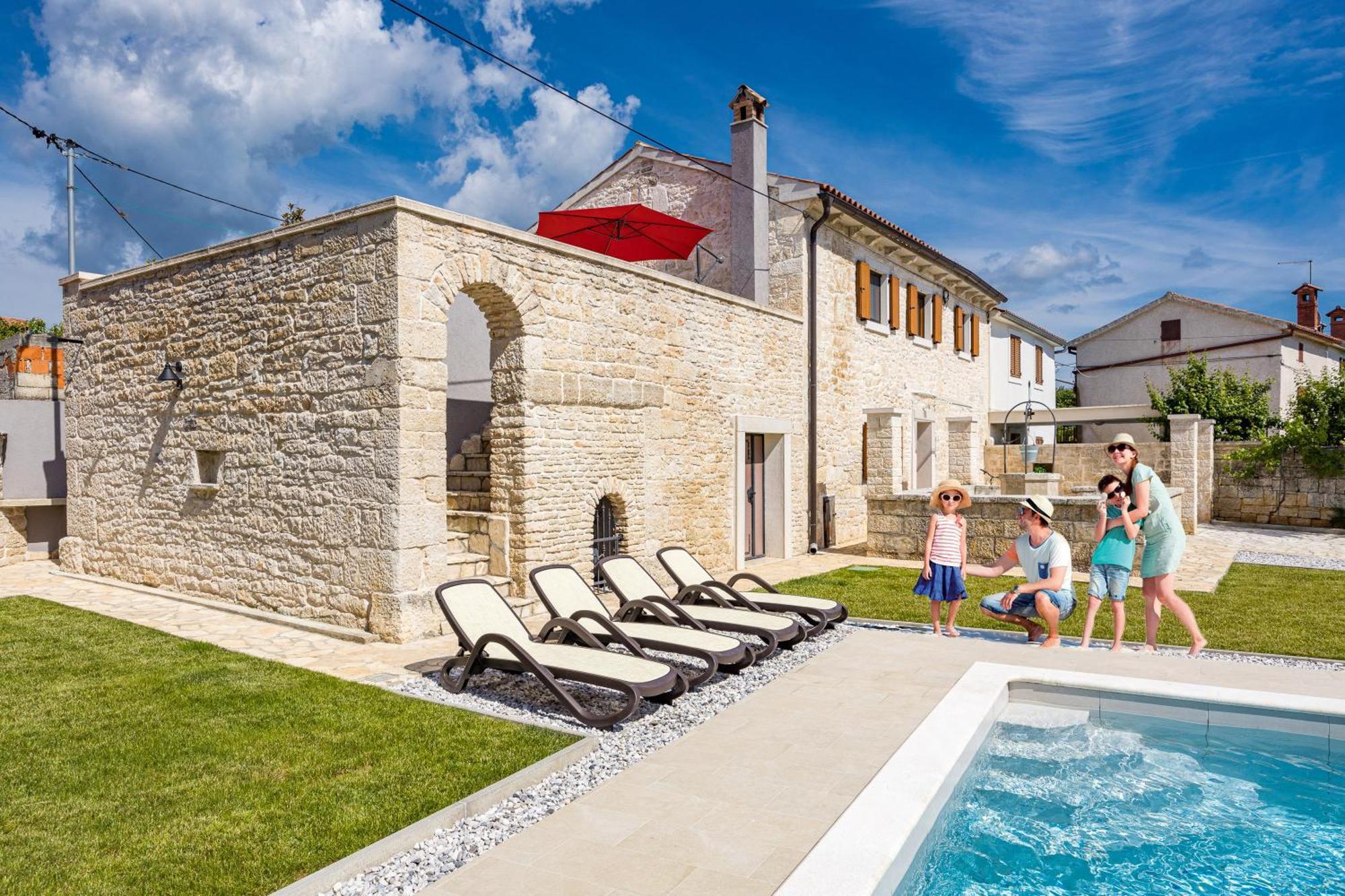 Indigenous House Komez Villa Stokovci